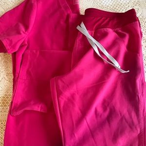 Figs scrub set in hot pink